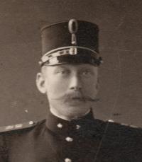 L.E.W. den Hartog (bron: C. Paradies)