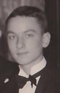 R.A. Kollewijn (vermoedelijk) P.A. Fentener van Vlissingen, ca. 1938-1939 (bron: BHIC, fotonummer DCVAR-000998)