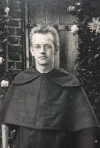 Pater Willibrordus Ardts tijdens zijn eerste H. Mis in Beugen (foto: A. Ardts)