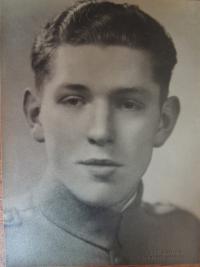 T.W.H.M. van den Berg (bron: Oorlogsgravenstichting)