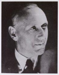 J.P.J.M. van Besouw (bron: Regionaal Archief Tilburg) J.P.J.M. van Besouw (bron: Regionaal Archief Tilburg)