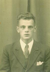 A. van den Hil (bron: Heemkundige Kring Fijnaart en Heijningen)