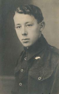 J. Kuppens (bron: Oorlogsgravenstichting)