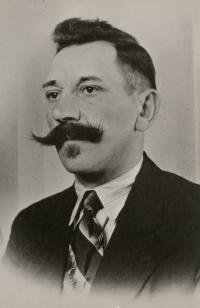 L. van Lee (bron: Heemkundewerkgroep Vladerack)