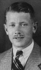 E.S.A. van Musschenbroek (bron: Eerebegraafplaats Bloemendaal)