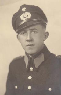 J. van Rijswijk (bron: Oorlogsgravenstichting)