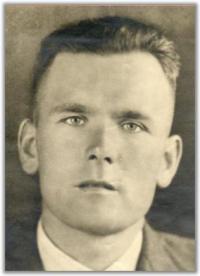 B. Schoonbeek (bron: Oorlogsgravenstichting)