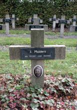 J. Mulders, graf met afwijkende datums (bron: Oorlogsgravenstichting)