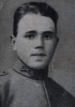 H. van den Akker (bron: Oorlogsgravenstichting)