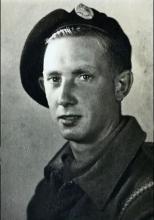 J.W. van der Heijden (bron: Oorlogsgravenstichting)